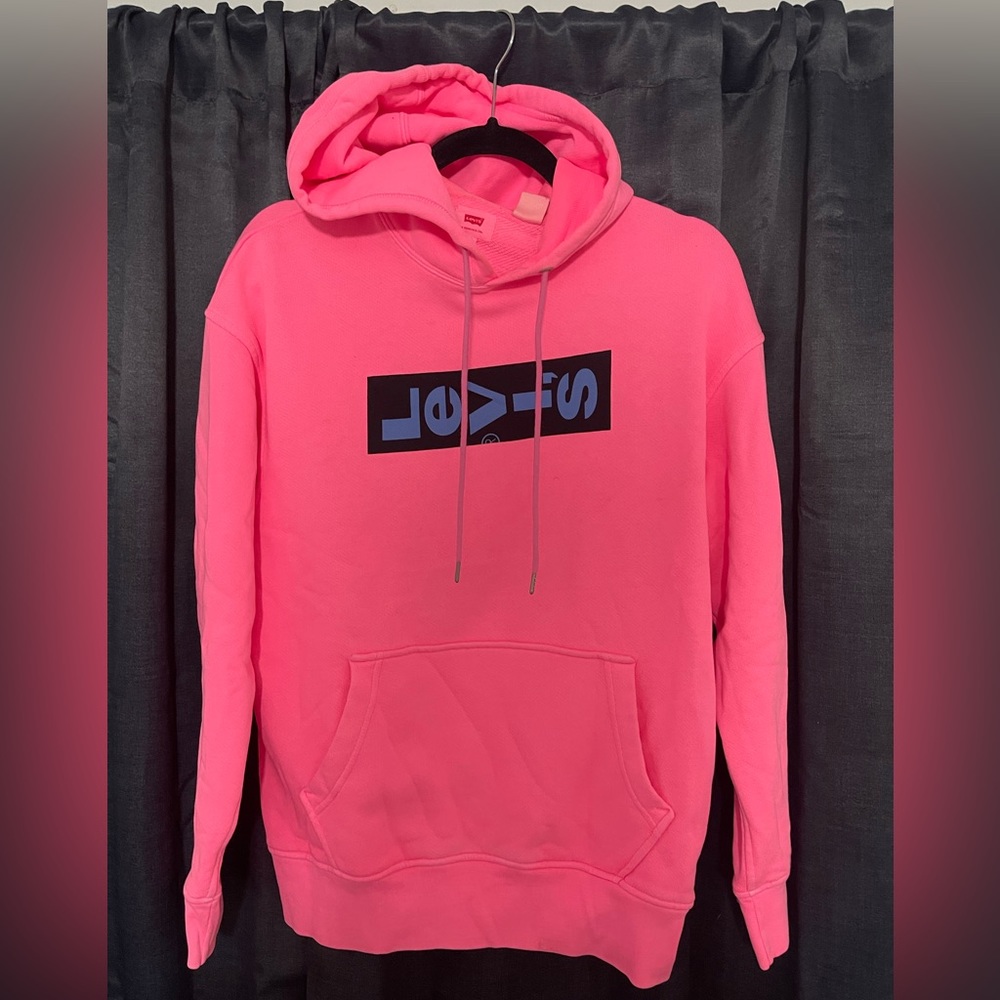 Levi’s Pink Men sweater